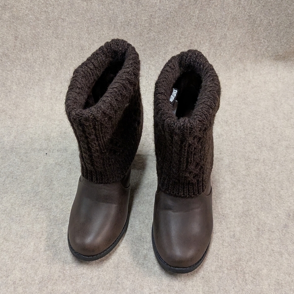 Like New* Muk luks Brown Sweater Ankle Boots Size Women's 9 - Picture 4 of 7